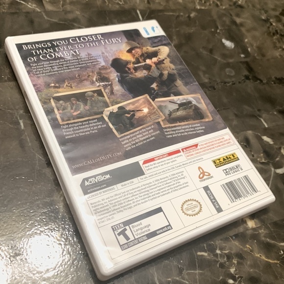NINTENDO Wii Call of Duty 3 2006 Complete w/ Manual - Picture 2 of 6